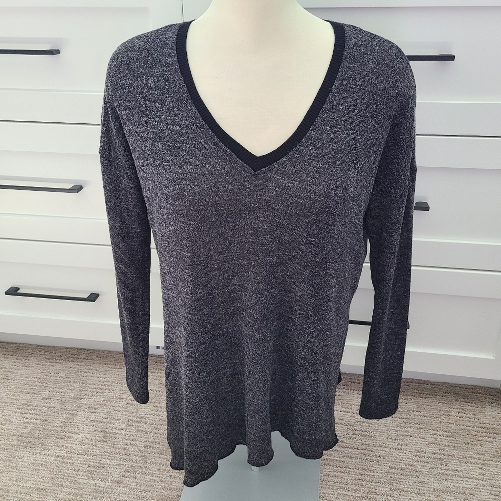Wilfred Aritzia long sleeve sweater